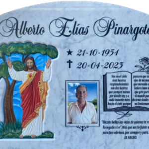 Epitafio en mármol italiano grabado con imagen tallada.