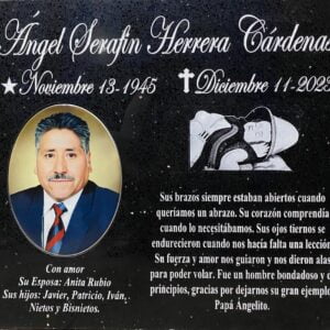 Epitafio en granito grabado.