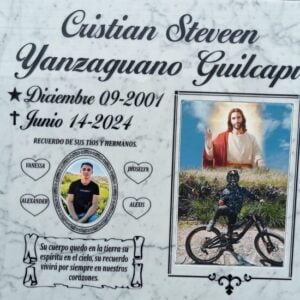 Epitafio en mármol italiano grabado con Fotos en Porcelana.