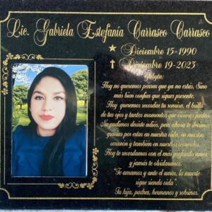 Epitafio en granito grabado con foto de porcelana.