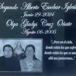 Epitafio en granito grabado con imagen a láser.