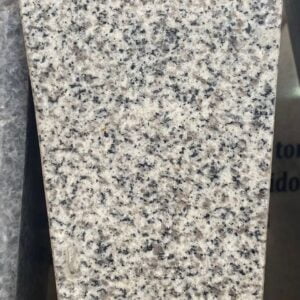 Florero grande de granito.